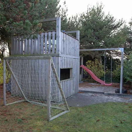 Family-friendly House With Wilderness Bath And Playground بيت للعطل Hadsund