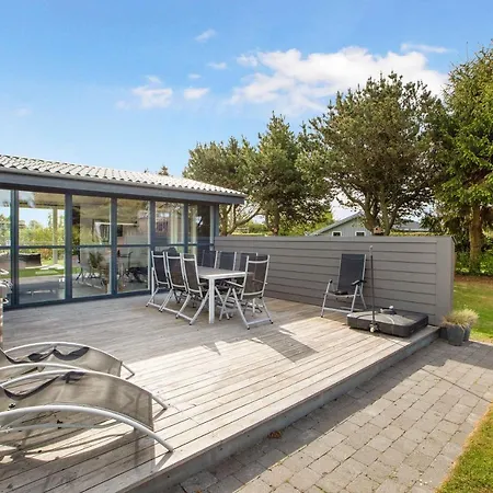 Family-friendly House With Wilderness Bath And Playground بيت للعطل Hadsund